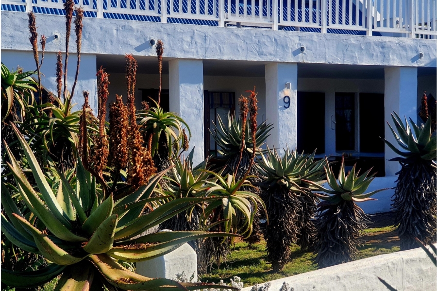 4 Bedroom Property for Sale in Boggomsbaai Western Cape